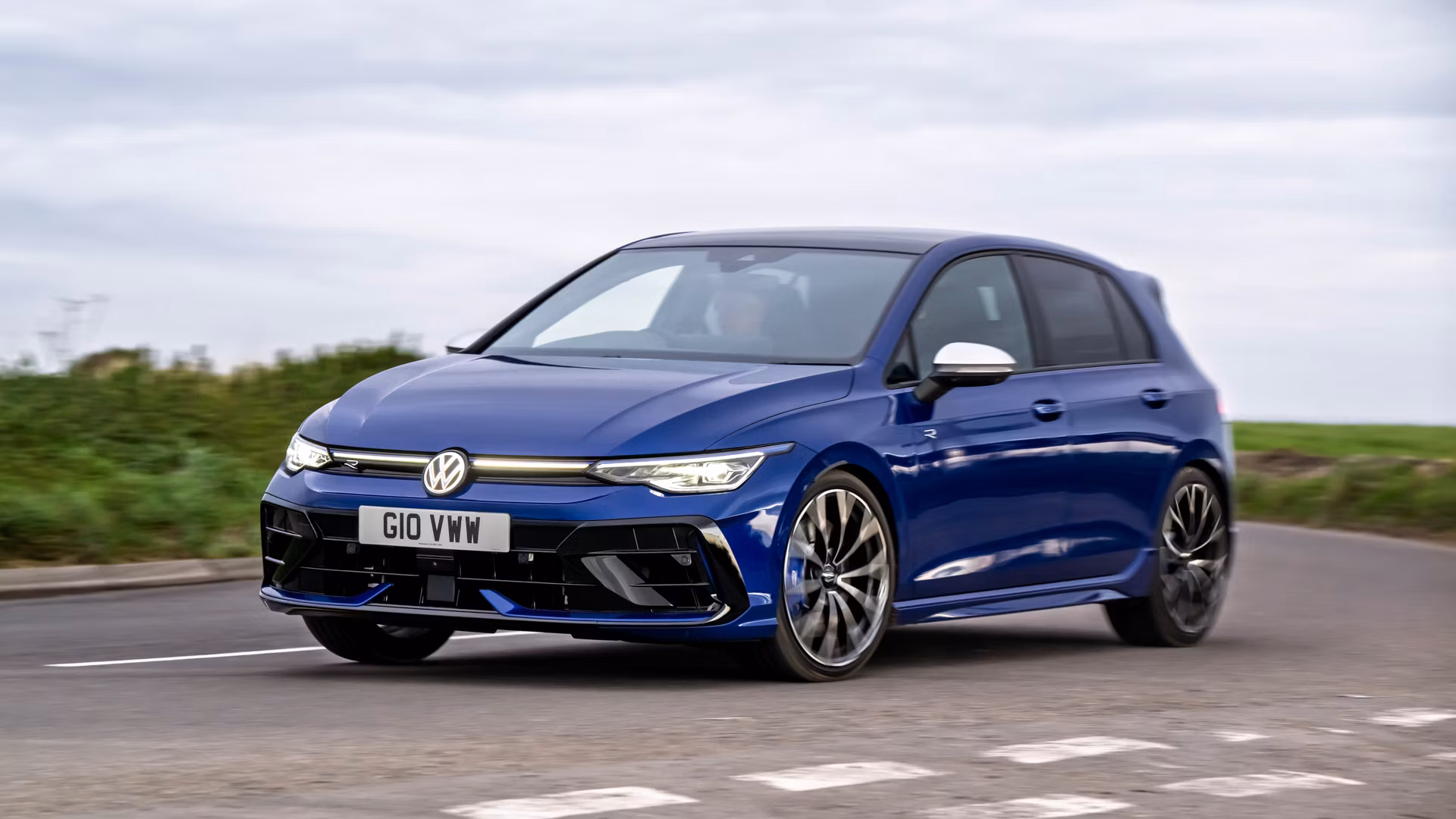 Novi Golf R sa motorom Audija RS3 – ultimativni hot hatch