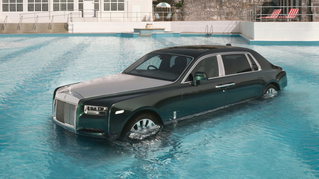 rolls royce u bazenu