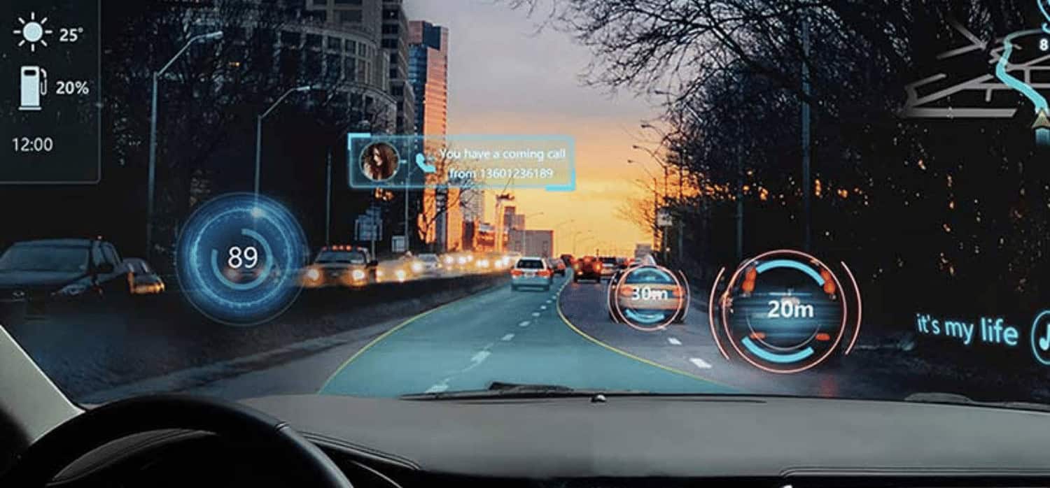 Automobili sa prozirnim ekranima na vetrobranu – tehnologija koja pretvara staklo u inteligentni interfejs