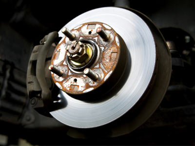 Kako bezbedno zaustaviti vozilo kada otkažu kočnice